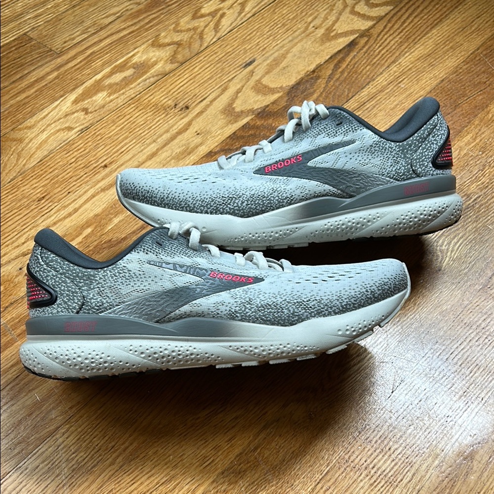 Brooks Ghost 16 Women’s Size 9
